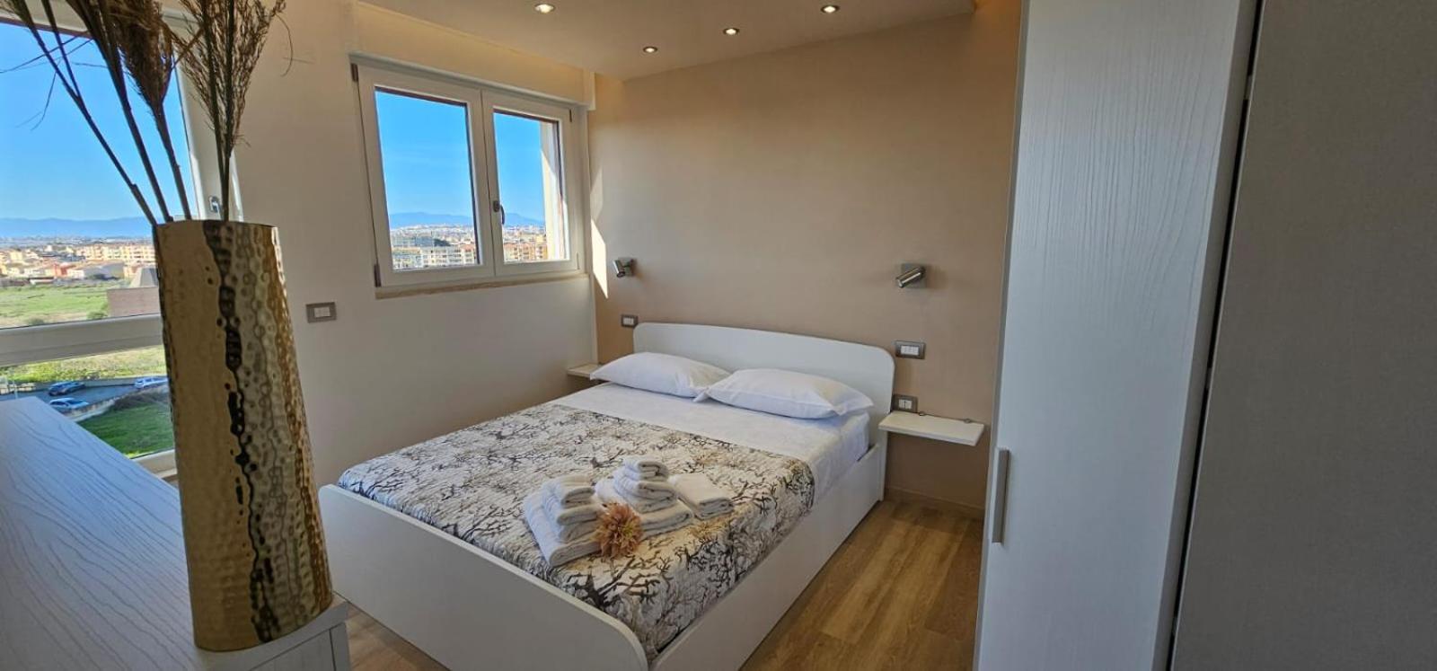 Happy Holiday Apartament Quartu SantʼElena Dış mekan fotoğraf